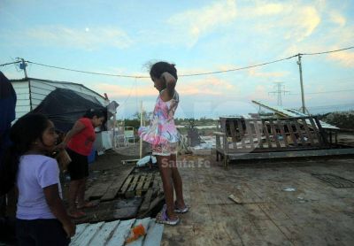 A un mes de las intensas lluvias y con el r�o en baja, a�n hay 667 personas evacuadas