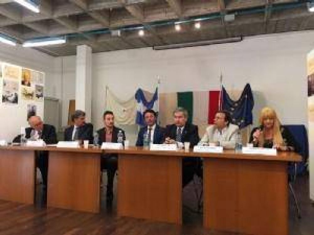 Funcionarios municipales en acto de hermanamiento de Bogliasco y Chivilcoy