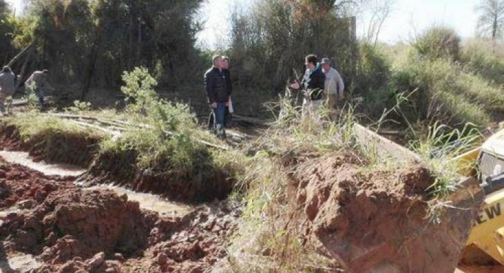 Avanza la recuperaci�n de parte de la ruta 100