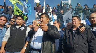 Jorge �vila: �Muestran n�meros para seguir vaciando YPF y poder privatizarla�