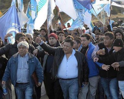 �YPF les hace un da�o enorme a los petroleros�