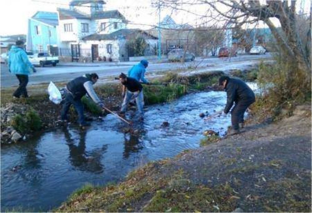 Jornada de limpieza en El Escondido y en el arroyo Buena Esperanza