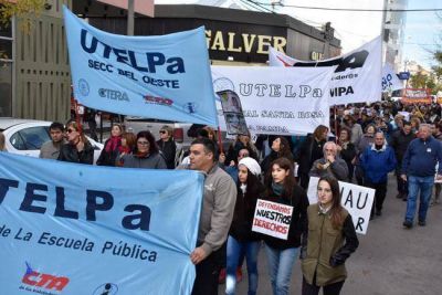 UTELPA adhiri� a la protesta del 2 de junio con una concentraci�n en la Plaza