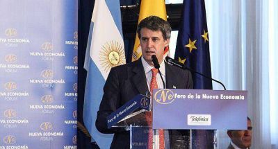 En Espa�a, Prat Gay pidi� 
