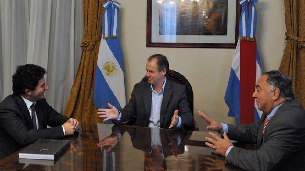 Entre R�os entabla relaciones con Italia