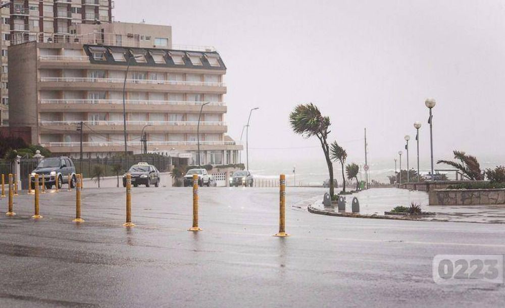 La tormenta no afloja y tampoco habr� clases este martes por la ma�ana
