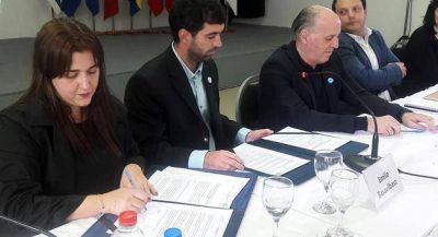 La Defensora del Pueblo particip� de la firma de un convenio con ANSES