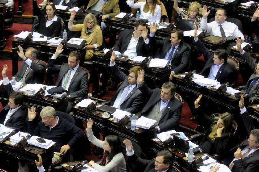 Finalmente, el proyecto para habilitar el blanqueo y el pago a jubilados entr� por Diputados