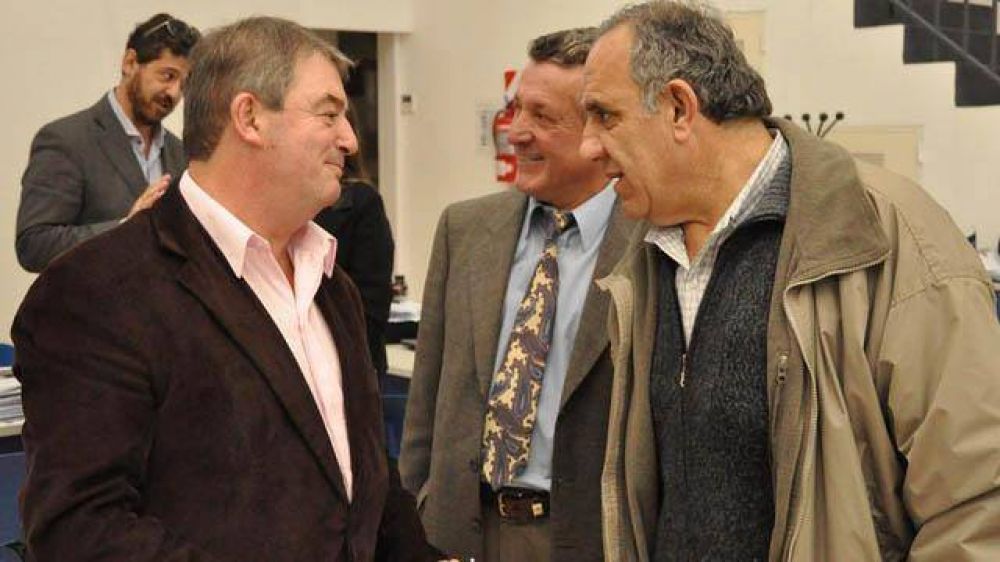 Anses Paran� ya tiene jefe radical