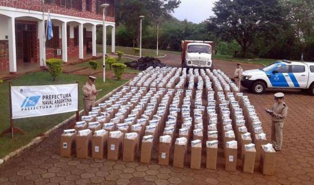 Secuestraron 17.550 cartones de cigarrillos en Puerto Iguaz