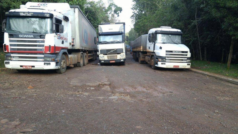 Iguaz: piden que el Gobierno provincial intervenga en el conflicto de camioneros