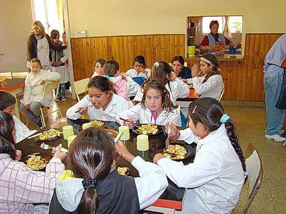 Suteba afirma que ms colegios piden integrarse al sistema de comedor escolar