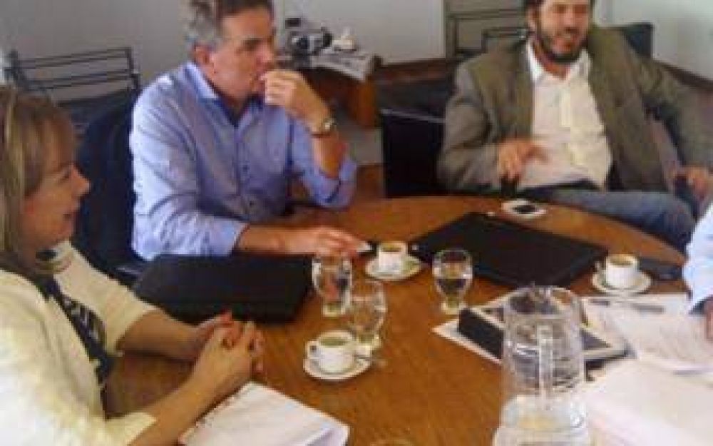 Bah�a Blanca: Gay respald� limitar reelecciones de los intendentes