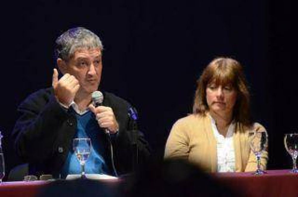 La provincia confirm� que dar� continuidad a diez programas educativos que Naci�n desfinanci�