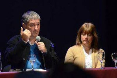 La provincia confirm� que dar� continuidad a diez programas educativos que Naci�n desfinanci�