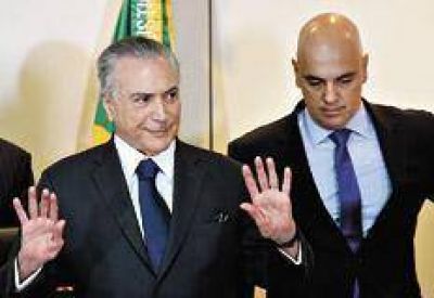 Los esc�ndalos hunden m�s a Temer