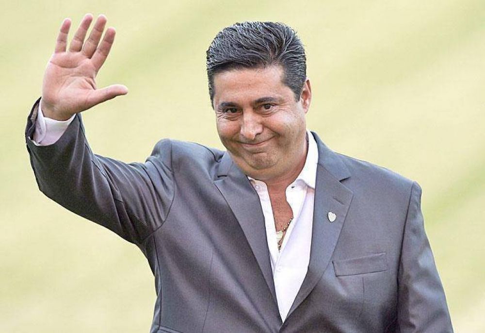 Angelici suma poder y ya no queda sector sin su influencia