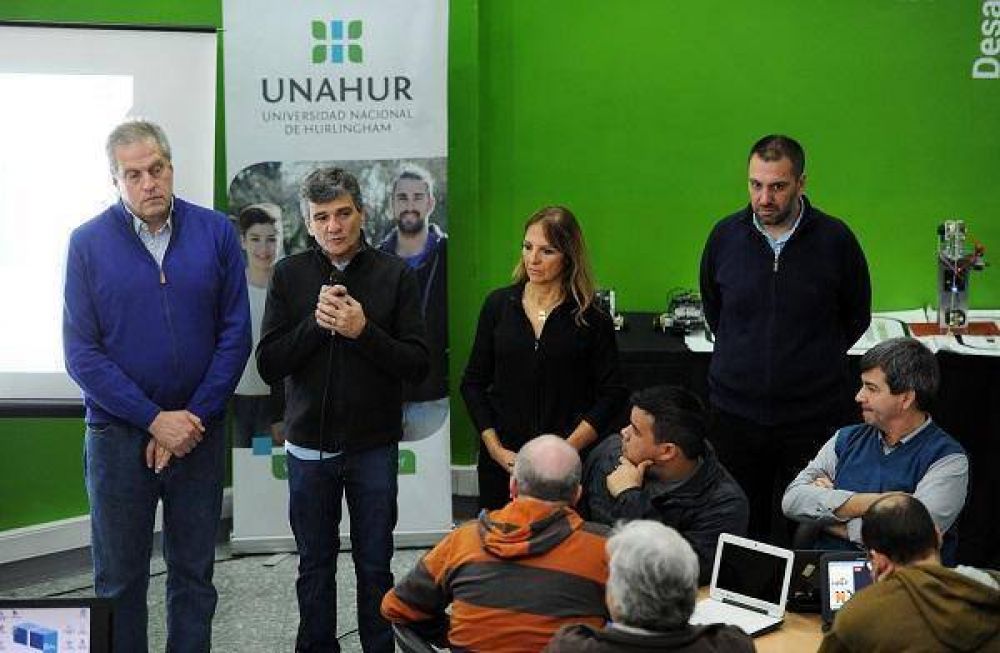 Zabaleta present� el programa Rob�tica Educativa en Hurlingham