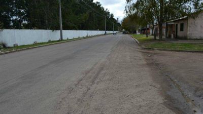 Llega el pavimento a barrio Astul Urquiaga
