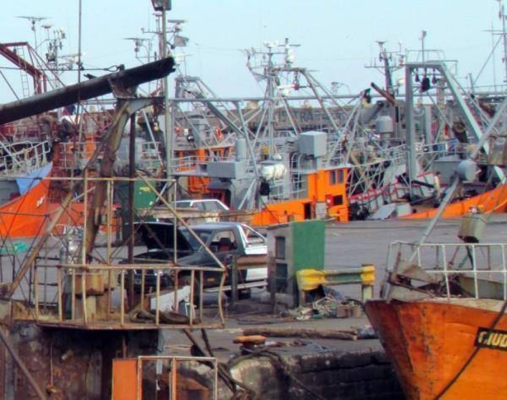 Buques costeros parados por cortocircuito con la Subsecretar�a de Pesca