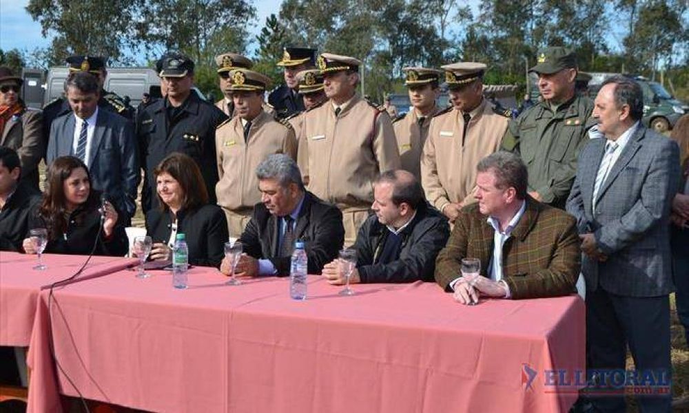 Bullrich dotar� de mayor tecnolog�a a las fuerzas federales de Corrientes