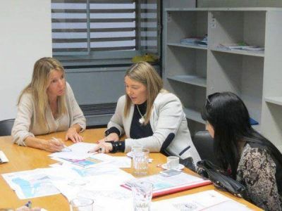 Bertone realiza gestiones en materia de viviendas ante Naci�n