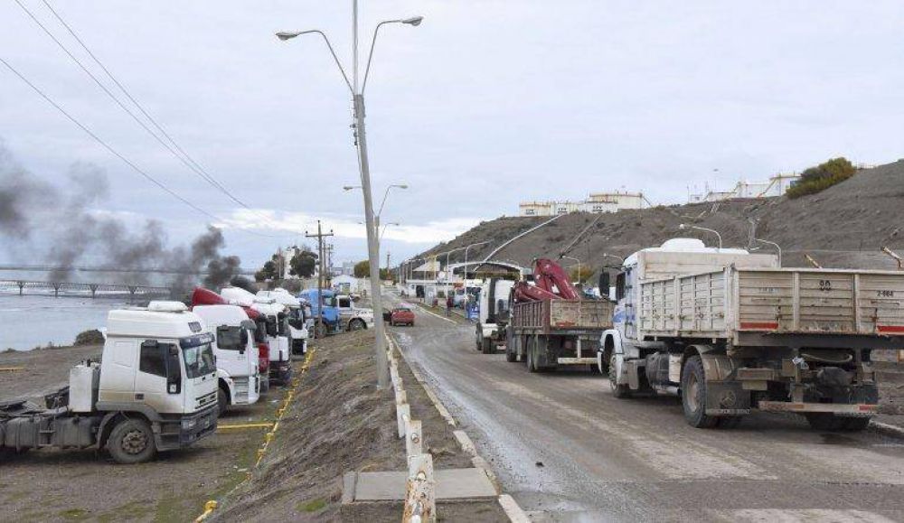 YPF se comprometi� a movilizar 100 aparatos de bombeo que garantizar�an el trabajo por 90 d�as