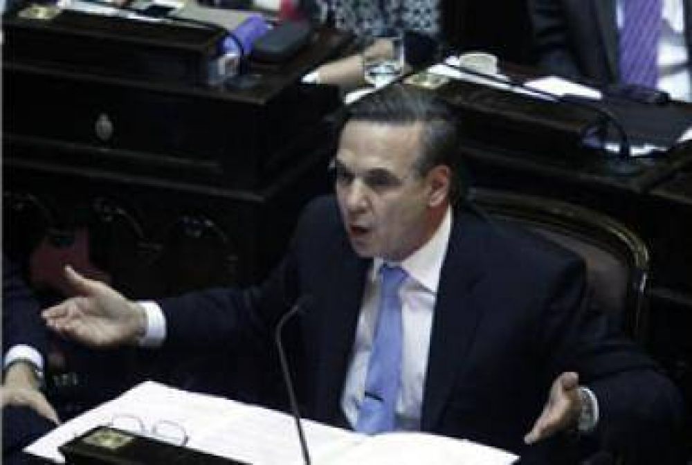 Pichetto no quiere un bloqueo permanente al gobierno nacional, pero tambi�n lo critica e insta 