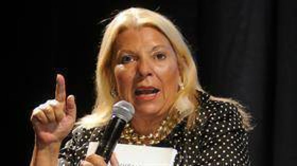 Elisa Carri� denunci� a Daniel Scioli por lavado de dinero