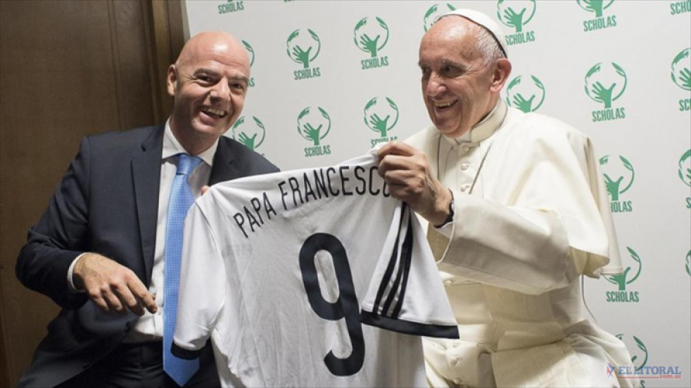 El Papa pide al presidente de la FIFA 