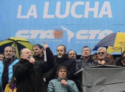 Las dos CTA llaman a un paro general 