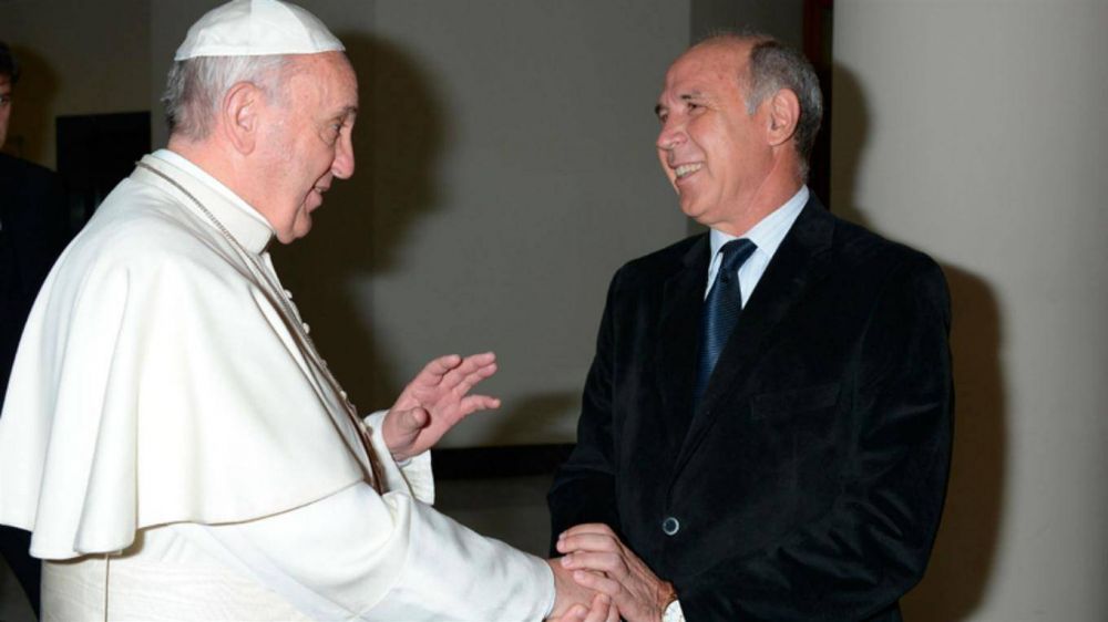El papa Francisco recibe hoy a jueces y fiscales en el Vaticano