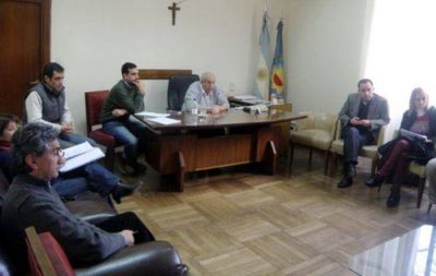 Saenz Saralegui junto a ediles recibi� a referentes del ex sanatorio EMHSA 