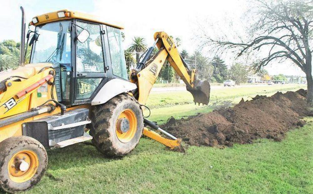 Comenz� la obra de la �macro malla�, seis mil metros lineales de ca�er�as para empalmar con la red de agua existente