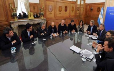 MORALES ANUNCI� QUE SE AMPLIAR� LA TARIFA SOCIAL DE GAS Y SE REVISAR�N LOS COSTOS DE LAS EMPRESAS