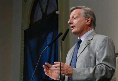 Tras revisi�n tarifaria, Aranguren dijo que no pens� en renunciar