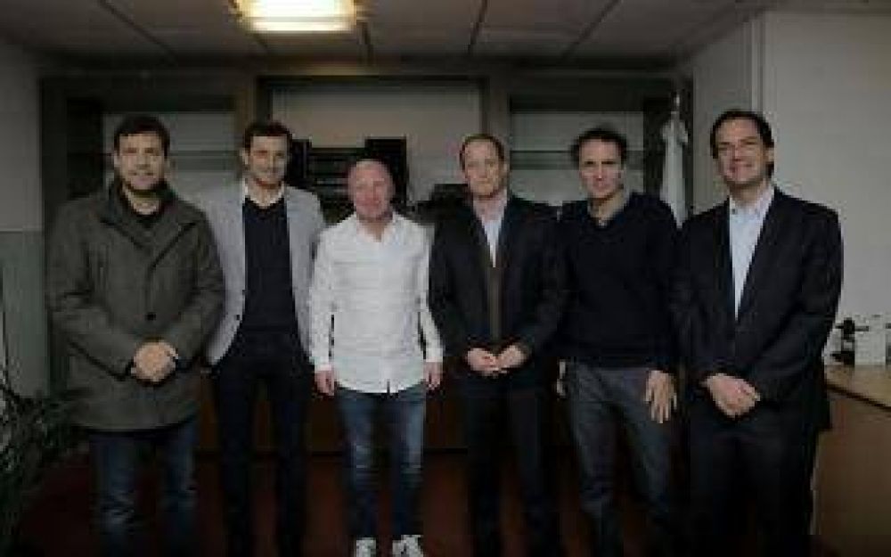 Dirigentes peronistas se reunieron con Mac Allister