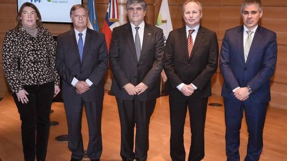 Mientras analiza vender 20 �reas, YPF invierte en off shore