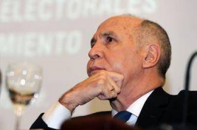 Lorenzetti afirm� que es grave reducir la figura del Papa a un dirigente pol�tico