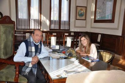 Por temas locales y nacionales, S�nchez recibi� a Aprile