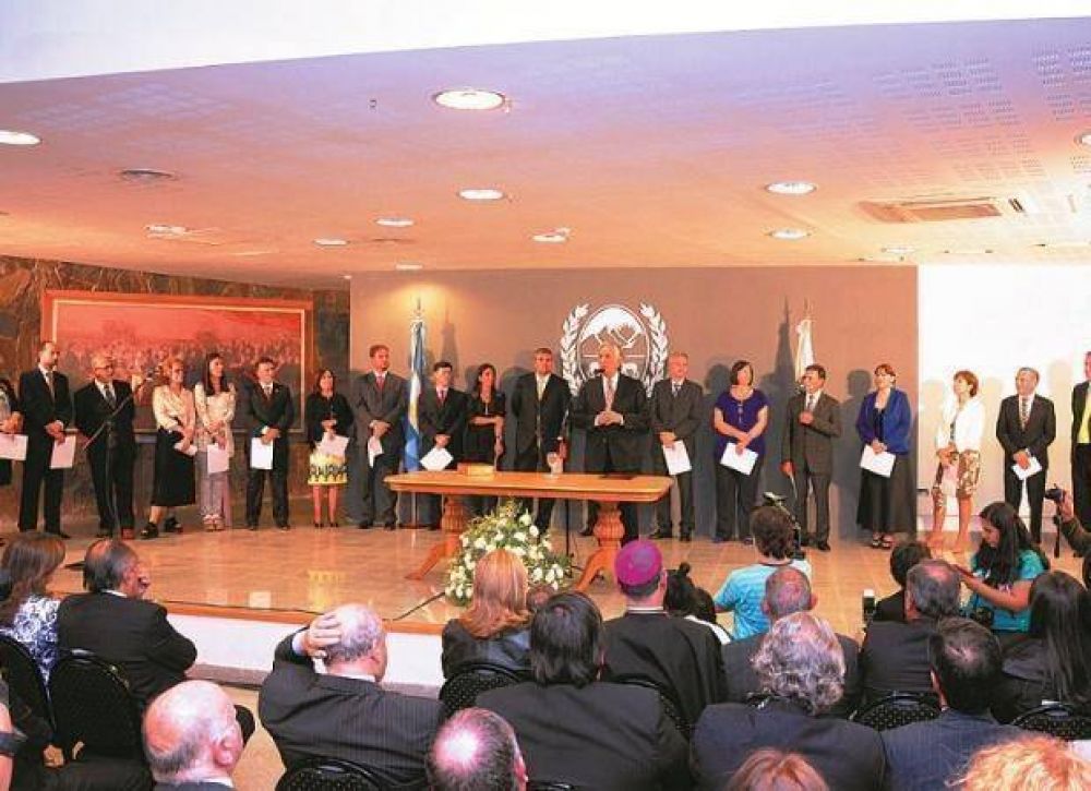 Expectativa por movimientos en el gabinete provincial