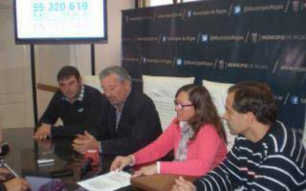 Rossi anunci� construcci�n de viviendas en Rojas y cloacas para Carabelas