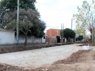 Siguen las tareas de pavimentaci�n