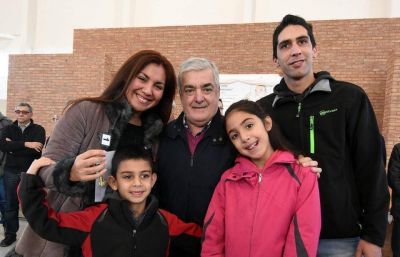 Das Neves entreg� 27 viviendas en Trelew