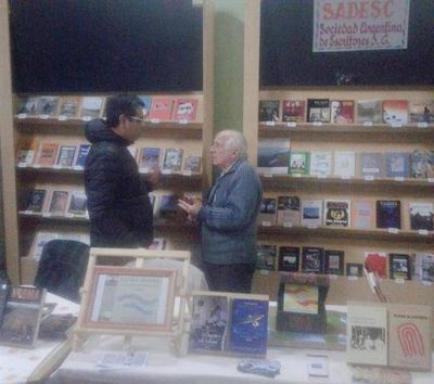 La Sociedad Argentina de Escritores Santa Cruz marca presencia en la Feria del Libro