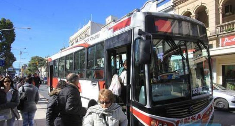 Paran�: Casi 11 millones de pesos recibieron las dos empresas de transporte urbano en mayo 