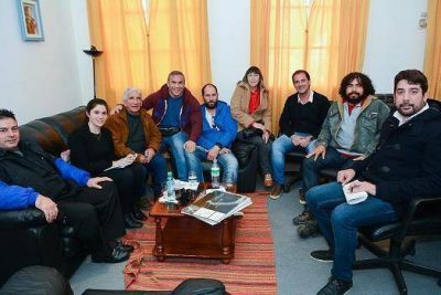 Ariel Sujarchuk recibi� a un grupo de vecinos de Gar�n en el Municipio