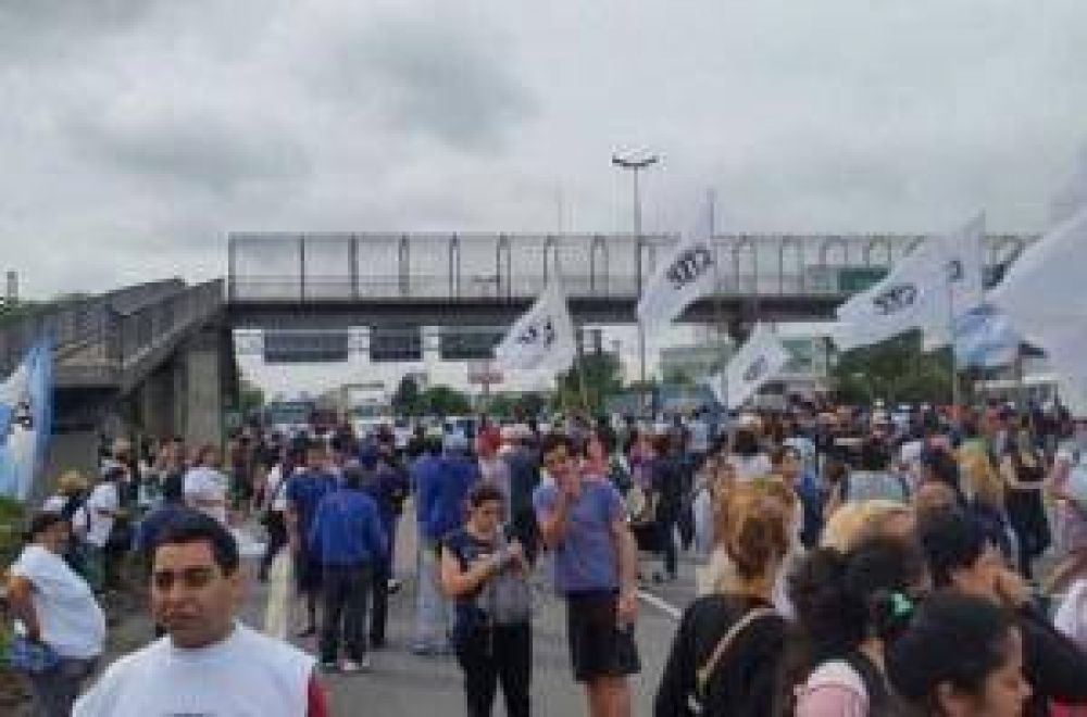 Despedidos cortan Panamericana