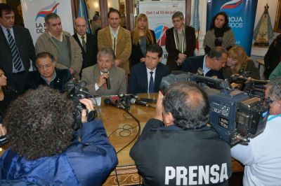 Bosetti subray� el acompa�amiento de la funci�n legislativa a la Feria del Libro 2016