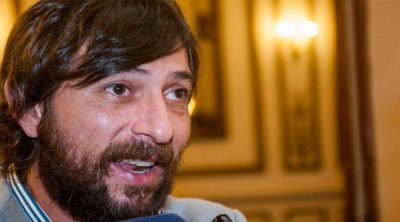 Eduardo Costello: 
